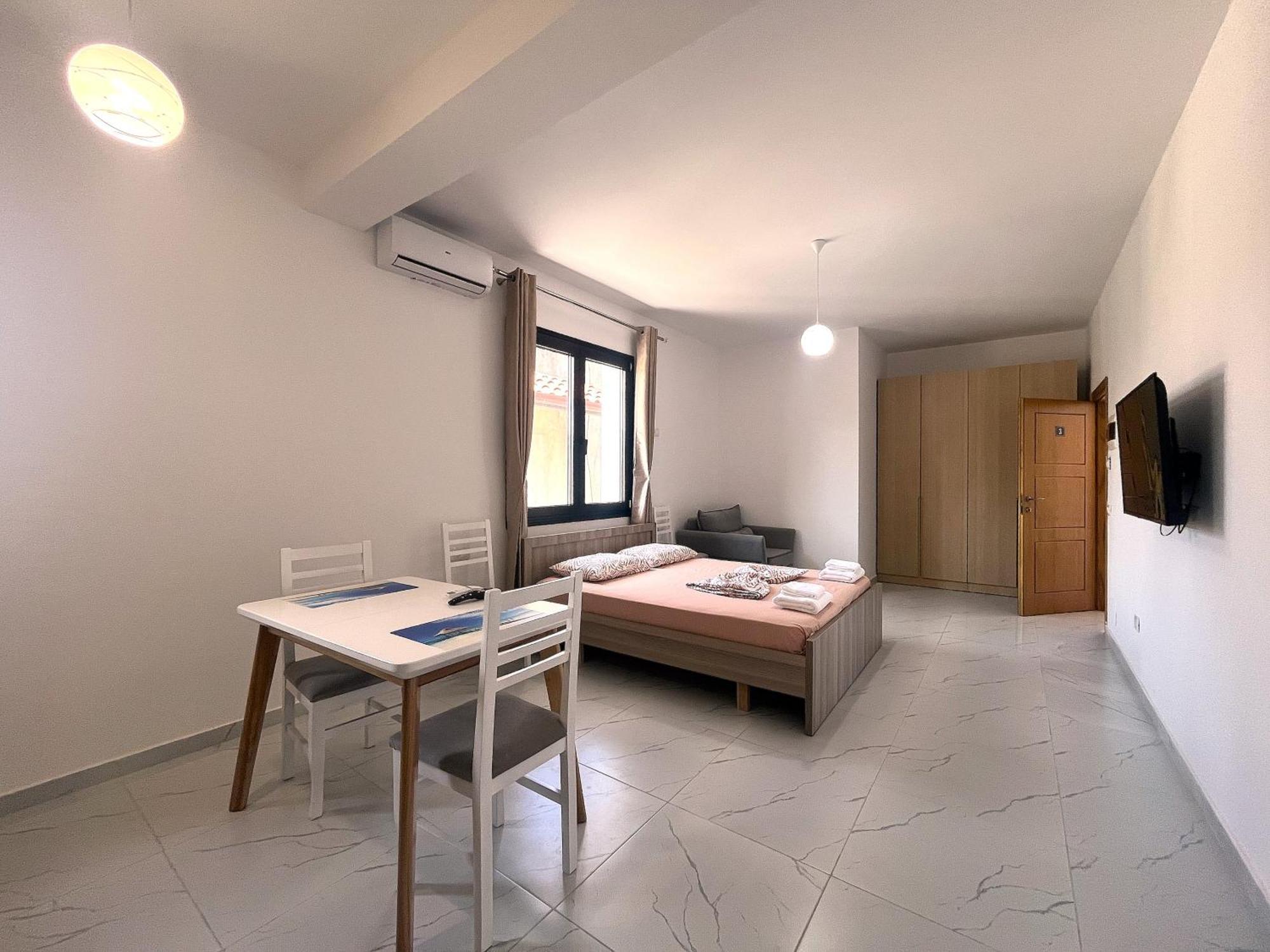 Casa de hóspedes Vlora Escape Studios Near Sea & City Center Vlorë