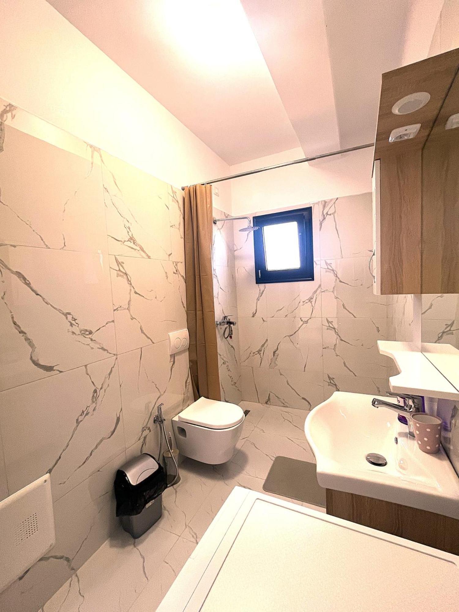 Vlora Escape Studios Near Sea & City Center Casa de hóspedes